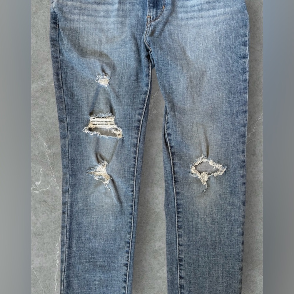Women's Levi’s 711 Skinny Distressed Jeans - Picture 3 of 9